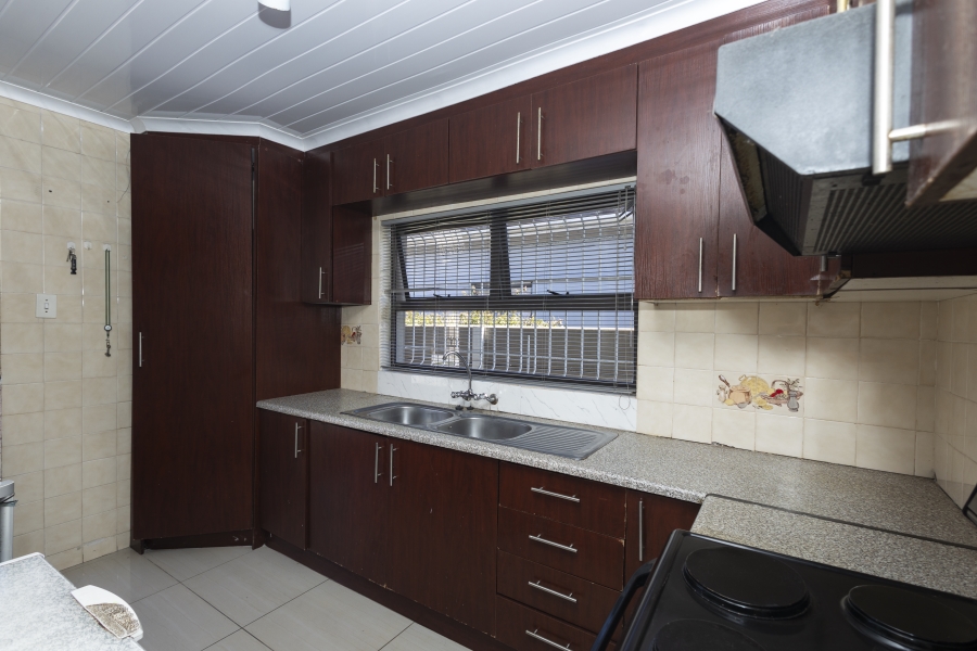 4 Bedroom Property for Sale in Ravensmead Western Cape